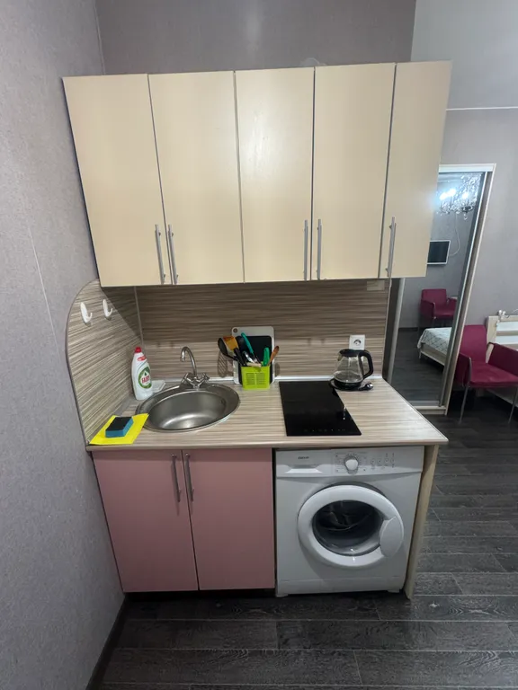 Студия с балконом рядом с улицей Ленина