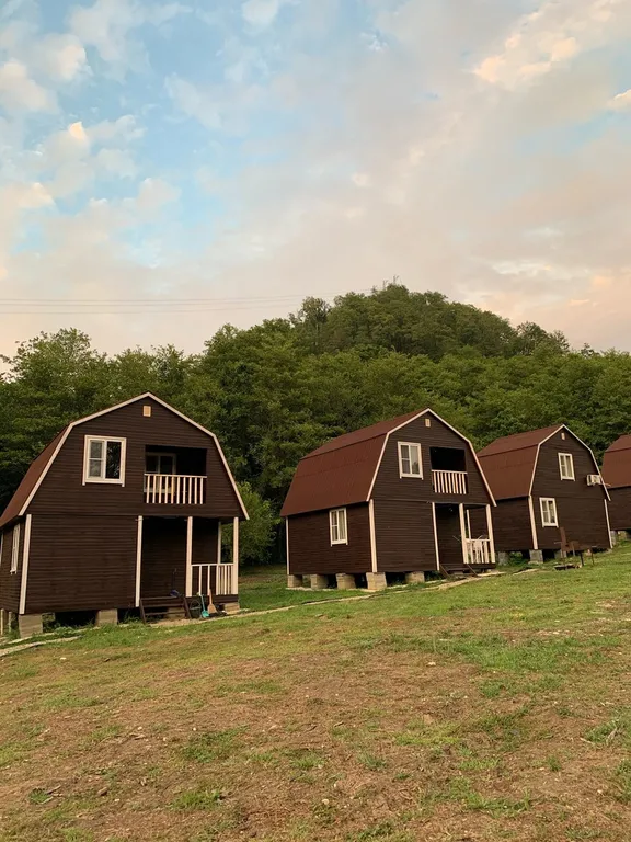 Коттедж Уютные коттеджи в Колхидском лесу на семейной экобазе — Беранда