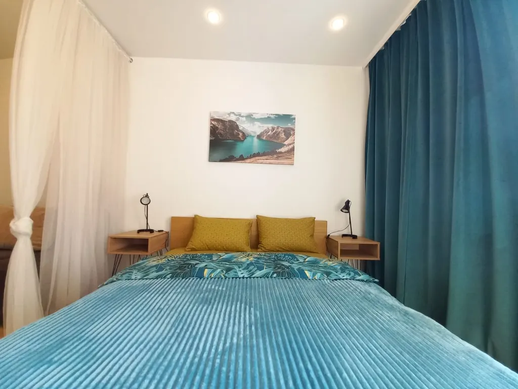 Квартира Квартира Уютная и вместительная Евро2 у СГУПСа — Новосибирск