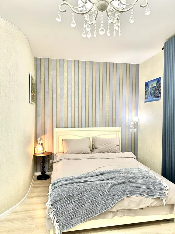 Евродвушка в центре с парковкой и джакузи, рядом ресторан Helga