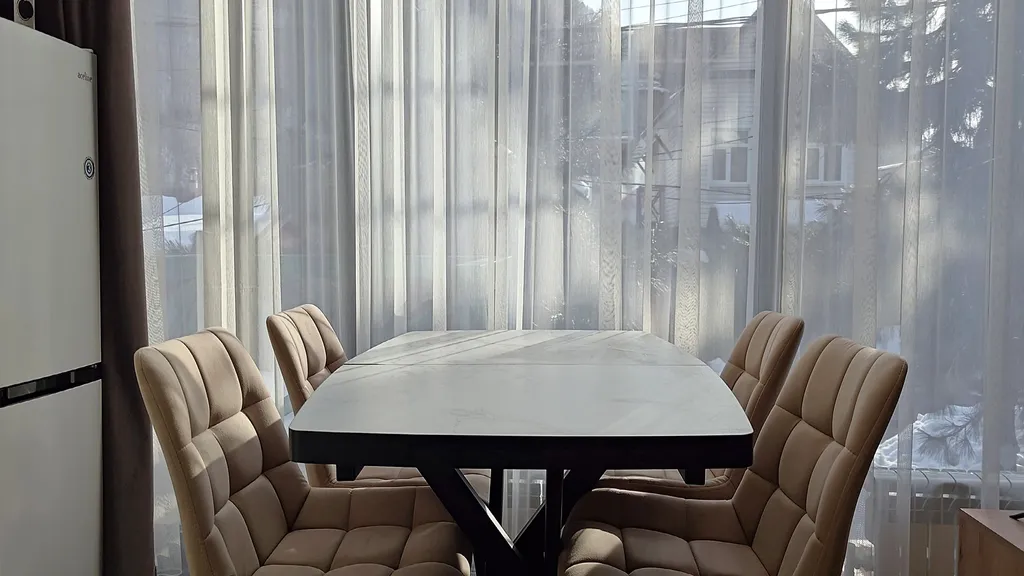 Панорамная студия с видом на горы в центре Красной Поляны. Балкон.