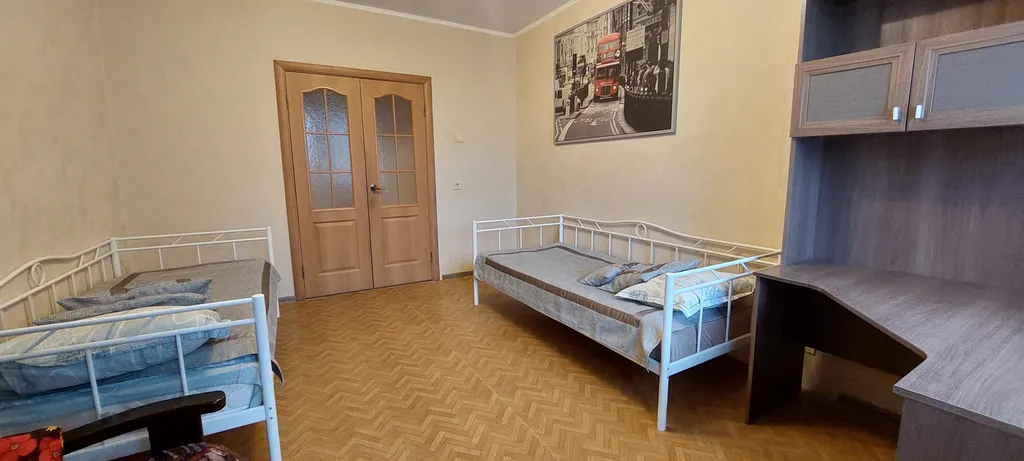 Квартира Квартира 3-х комнатная у метро Комендантский пр-т — Санкт-Петербург