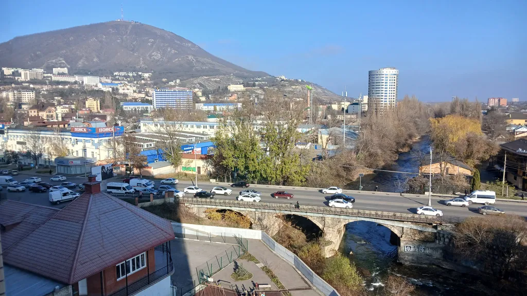 Уютная квартира в центре города с видом на гору Машук