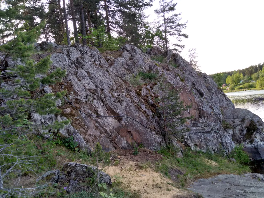 Дом с балконом