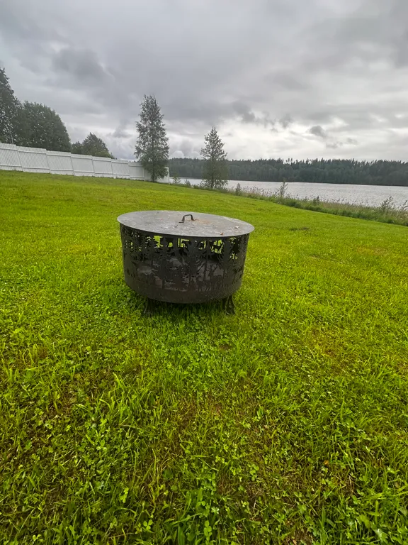 Уютный семейный дом на берегу озера