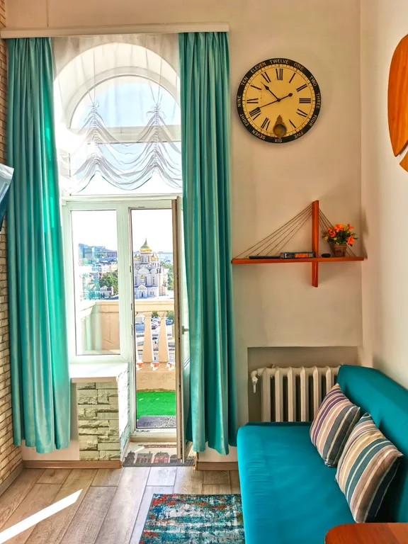 Студия с балконом и шикарным видом на Золотой Мост