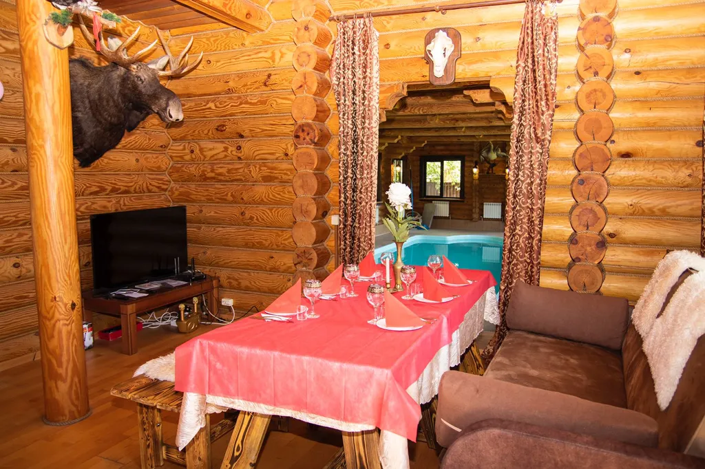 Дом охотника с бассейном для приятного отдыха