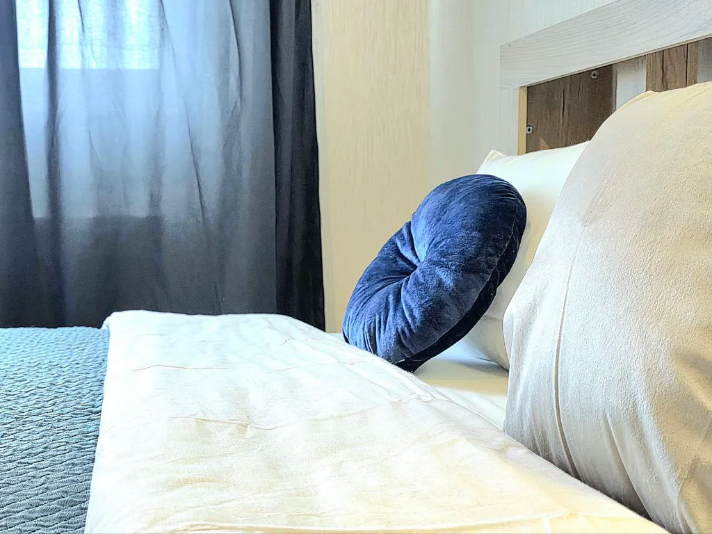 Новая квартира в Кировском районе, рядом завод / отчетные документы — аренда посуточно в Пермь