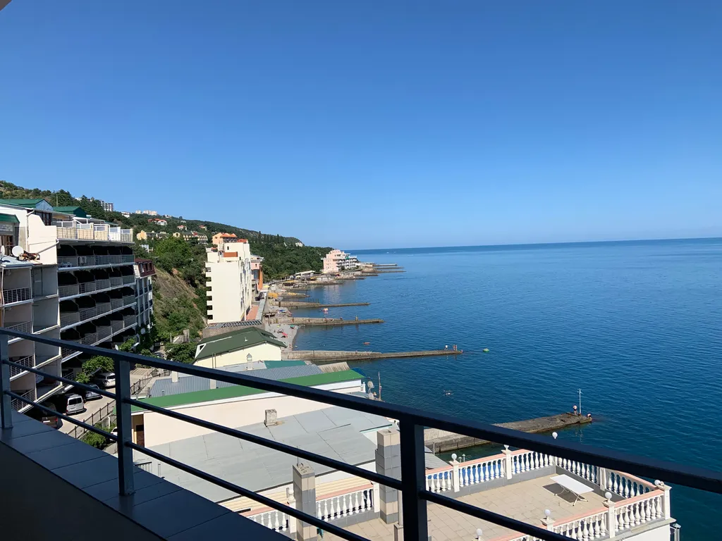 Четырехместная квартира с видом на море — аренда посуточно в Отрадное