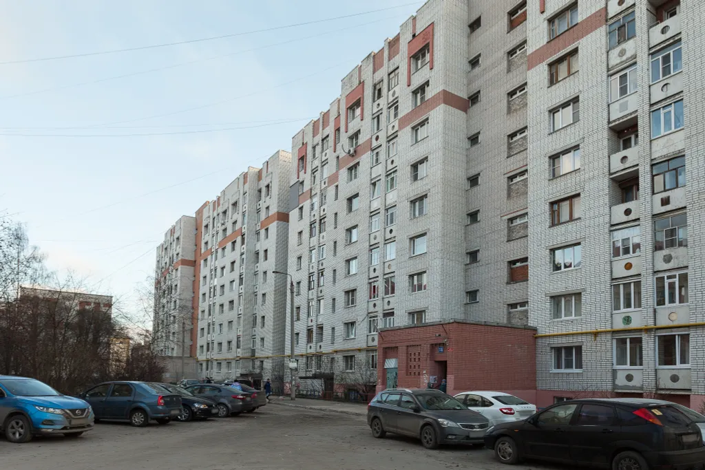 1-к у ТЦ ЛУЧ и ТЦ Форум