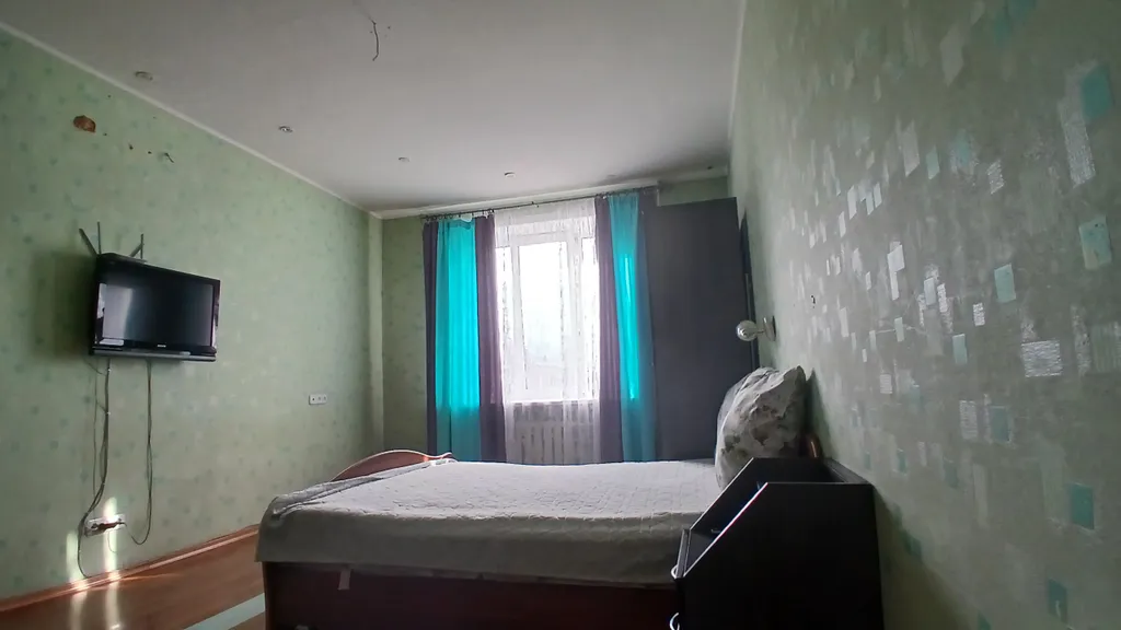 Двух комнатная квартира с изолированными комнатами около парка Горьког