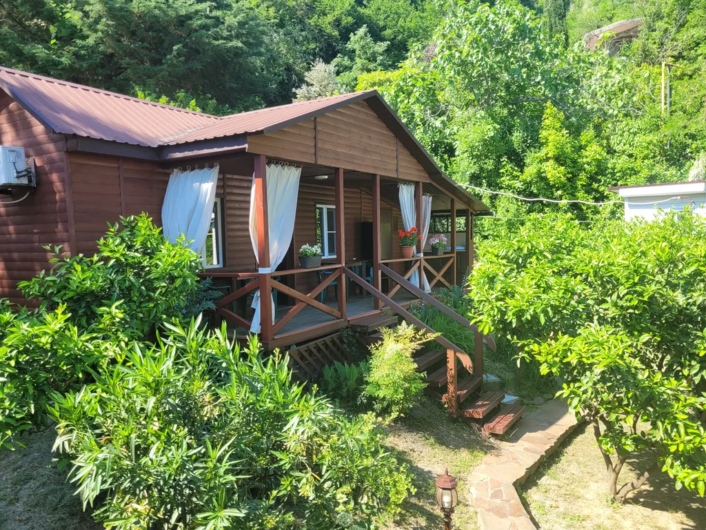 Коттедж 2-комнатный Дом — Сочи