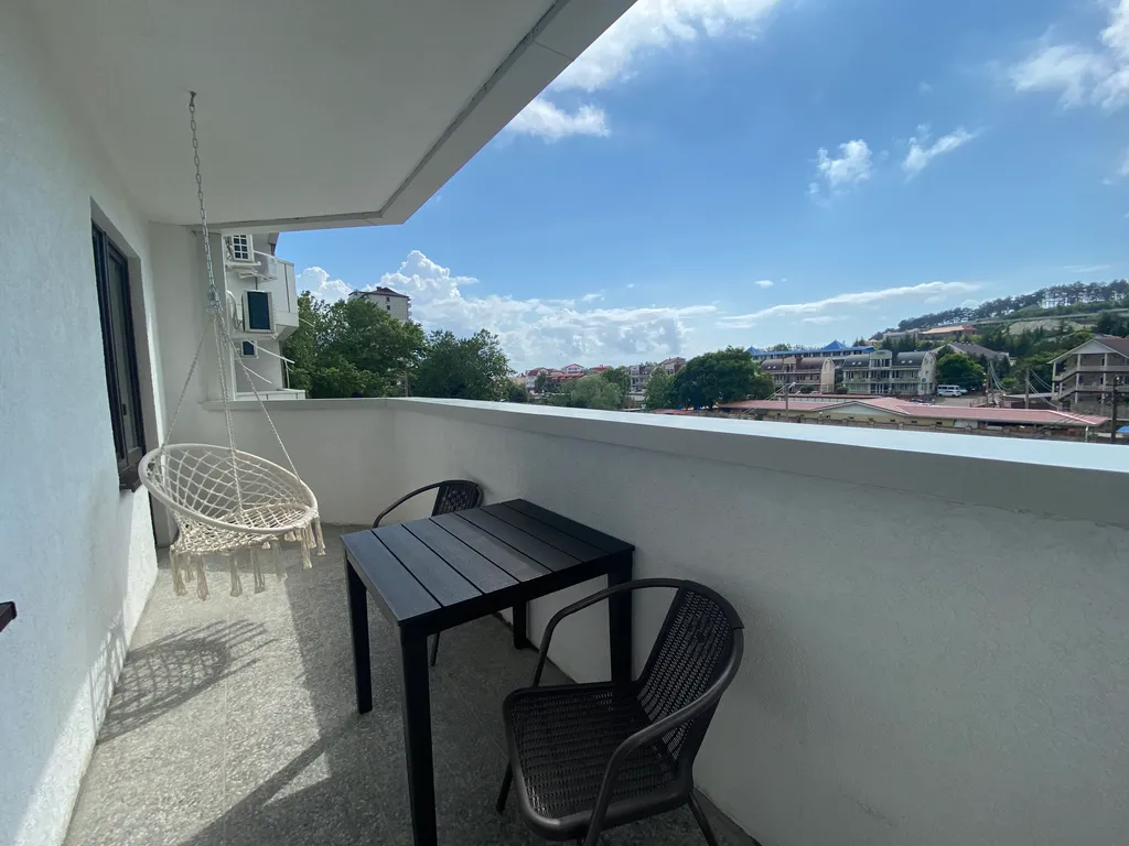 Двухкомнатные апартаменты с балконом на 6 человек