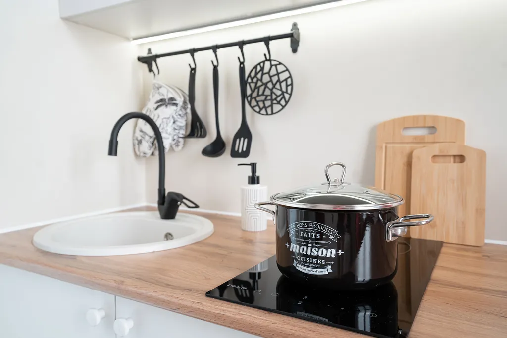 Яркая двухуровневая мини-студия