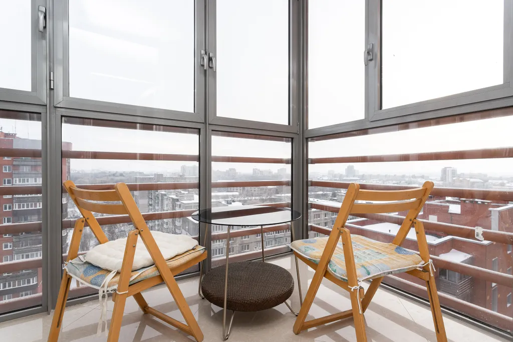 Шикарная Квартира в Центре города, с видом на Верхнее озеро.