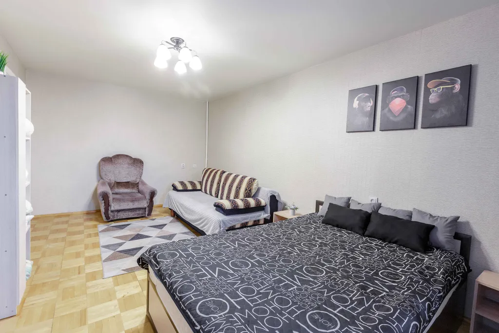 Двухкомнатная квартира в центре города напротив Академии Спорта СГУС