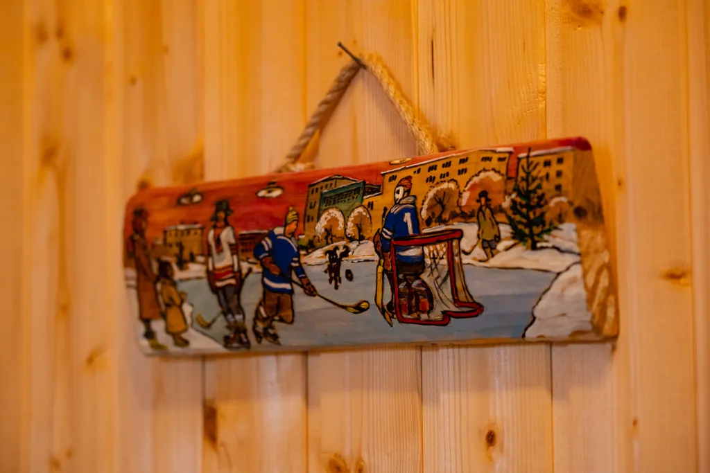 Коттедж у пруда