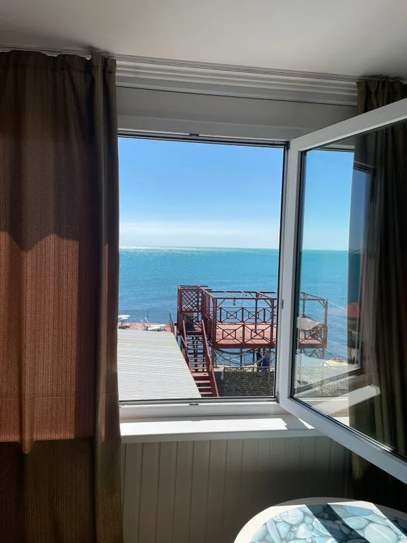 Эллинг-студия с видом на море, Восточная набережная