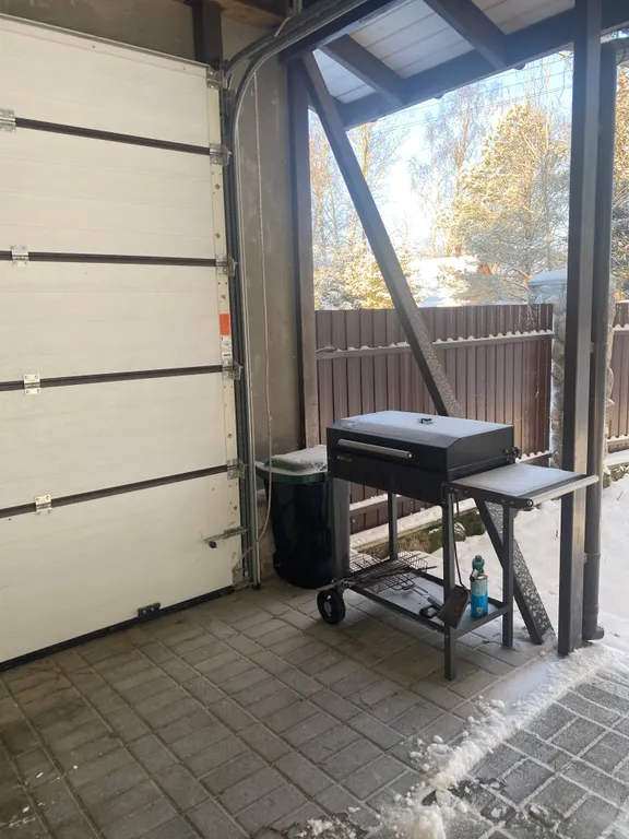 Уютный домик на озере