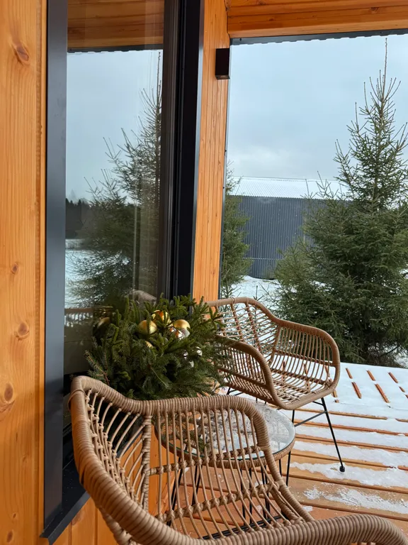 Уютный домик у леса