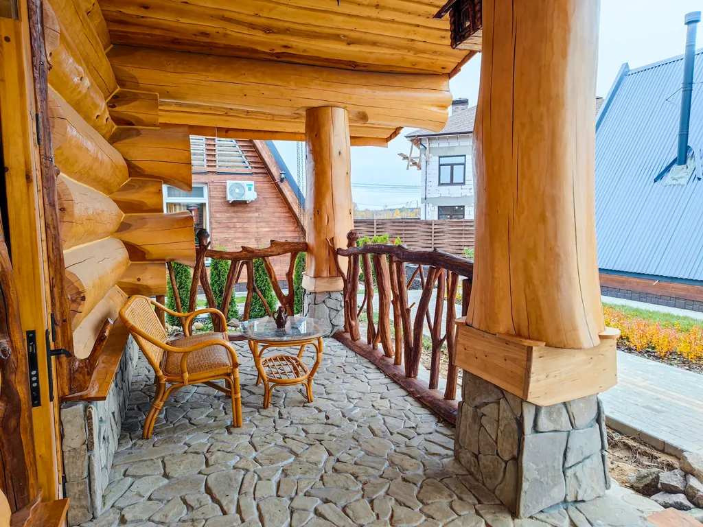 Уютный домик в виде шалаша для спокойного отдыха