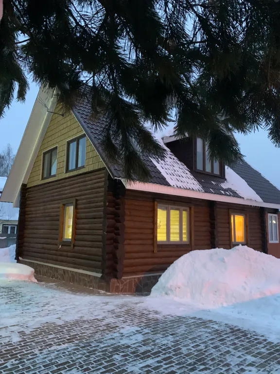 Дом в окружении леса