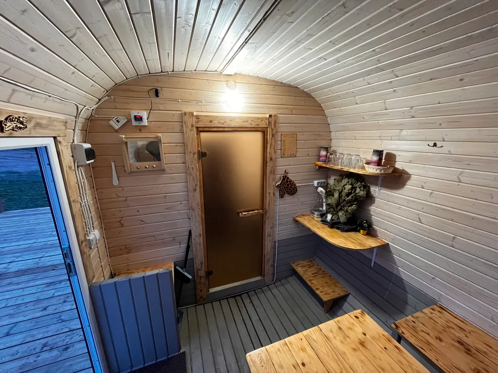 Дом на берегу Волжского водохранилища