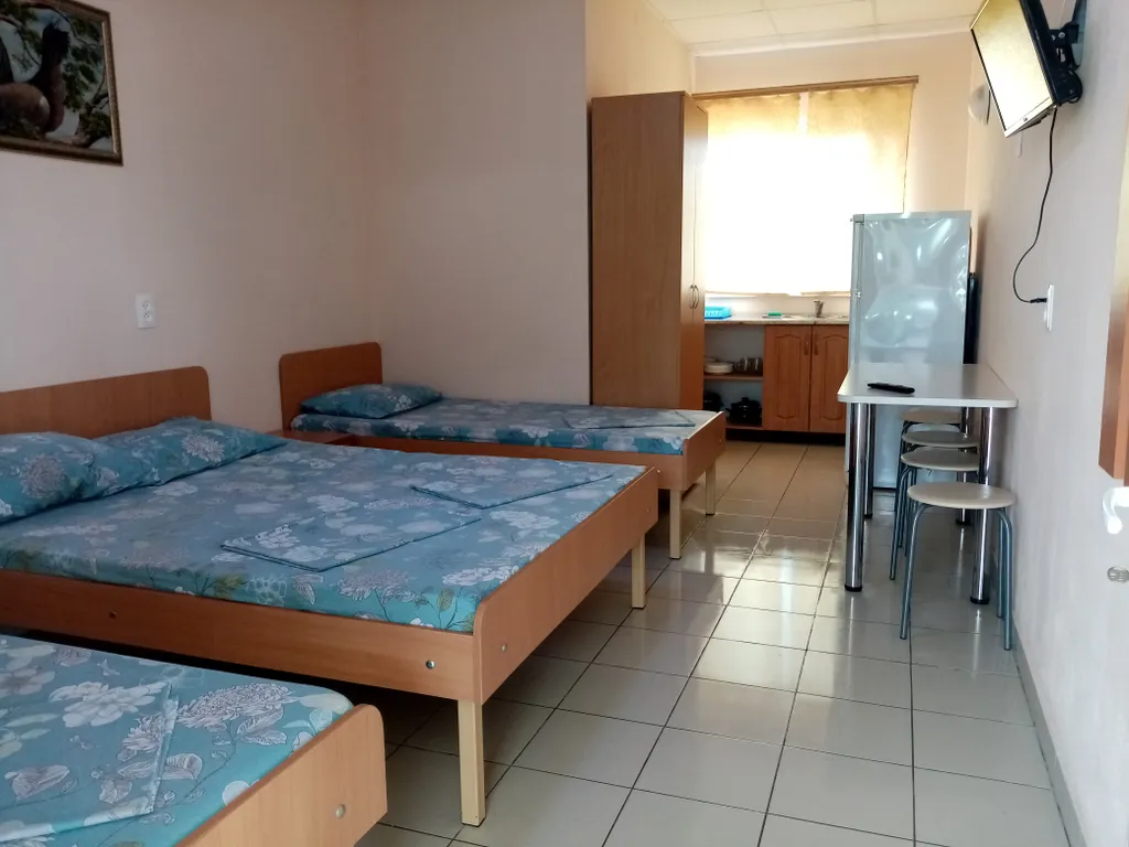 Квартира Четырёхместный номер 3 — аренда посуточно в Должанская