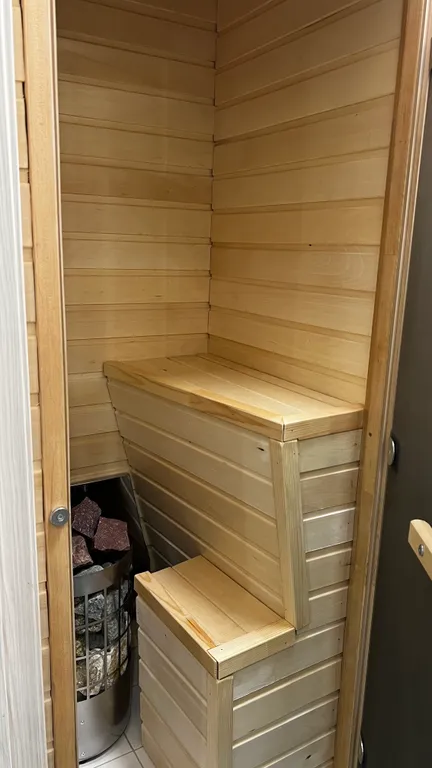 Уютная студия с дизайнерским ремонтом и сауной