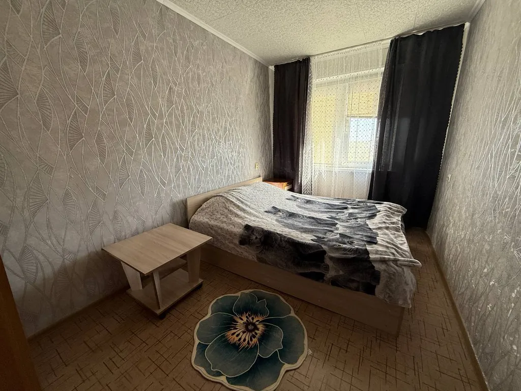 Квартира теплая, расположение центр, большой балкон — аренда посуточно в Дзержинск