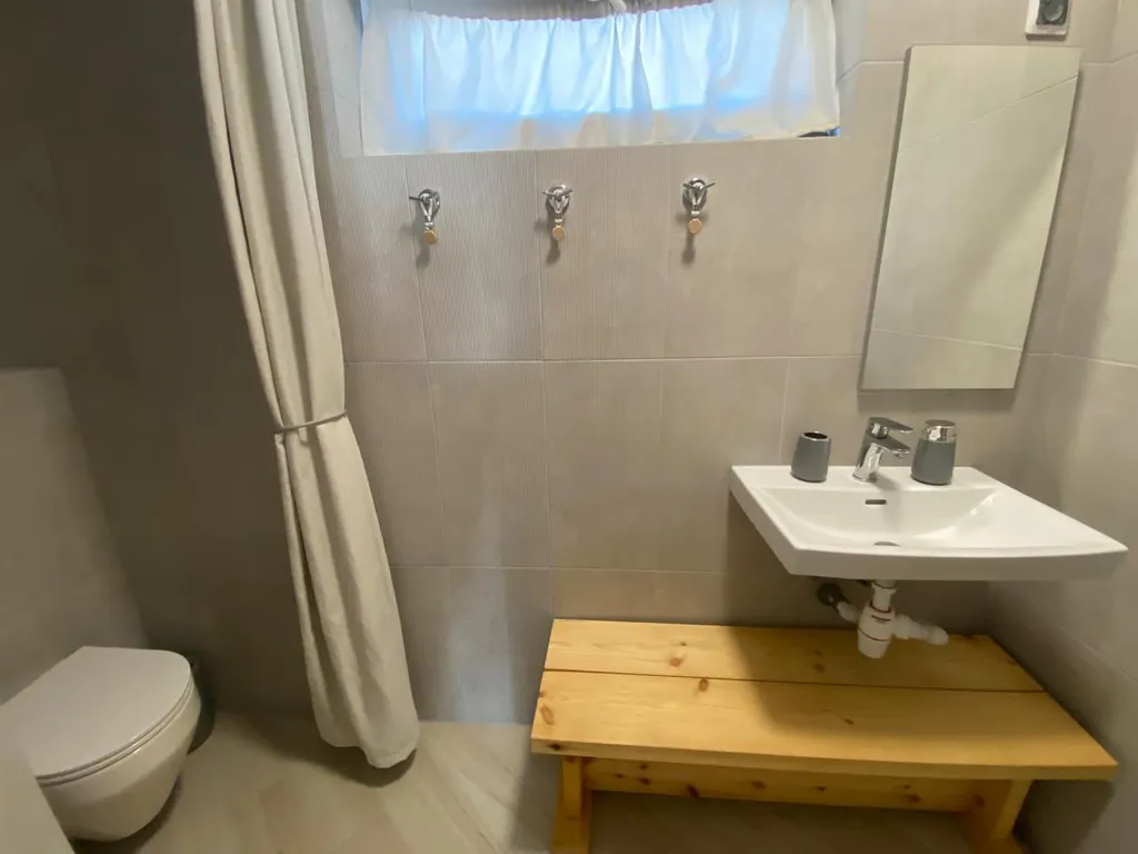 Дом с тёплым 30+ бассейном и сауной в 20 минутах от шикарного пляжа