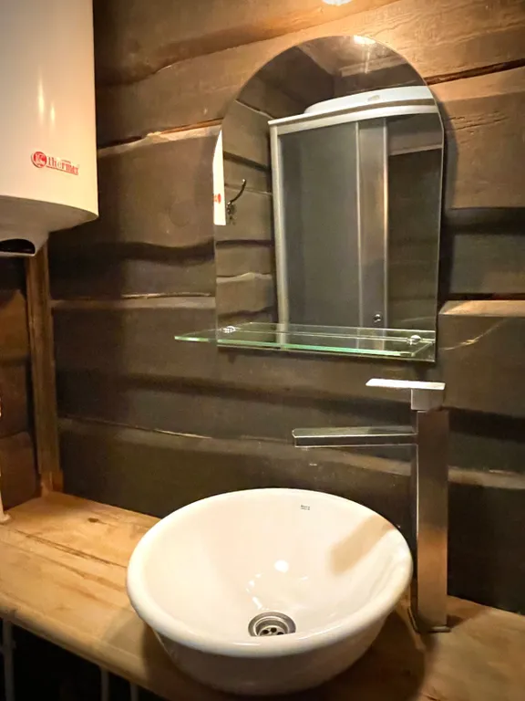 Просторный, уютный деревянный дом в центре города, возле реки и озера