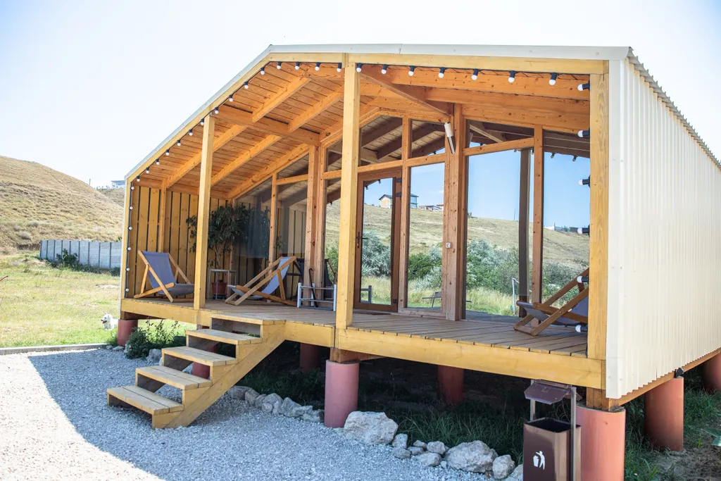 Коттедж Отдельный, уютный дом в 100 метрах от моря — Новоотрадное