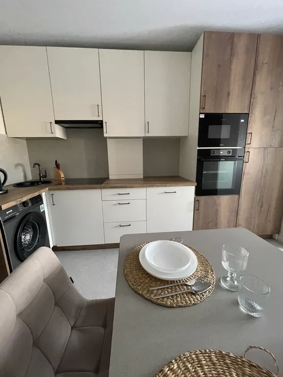 Квартира с видом на город и море