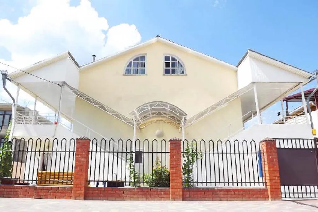 Уютная двухкомнатная квартира у моря