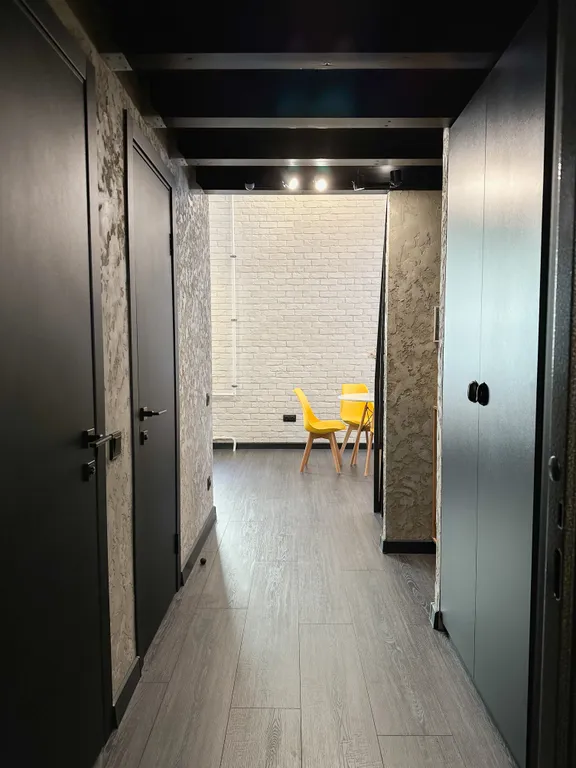 One-Room Loft On Mayakovsky 17