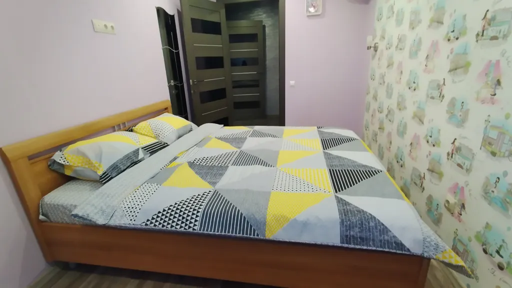 Комфортная двухкомнатная квартира в центре с отчётными документами