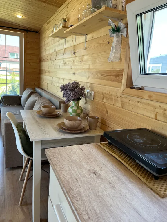 Уютный дом в лесу