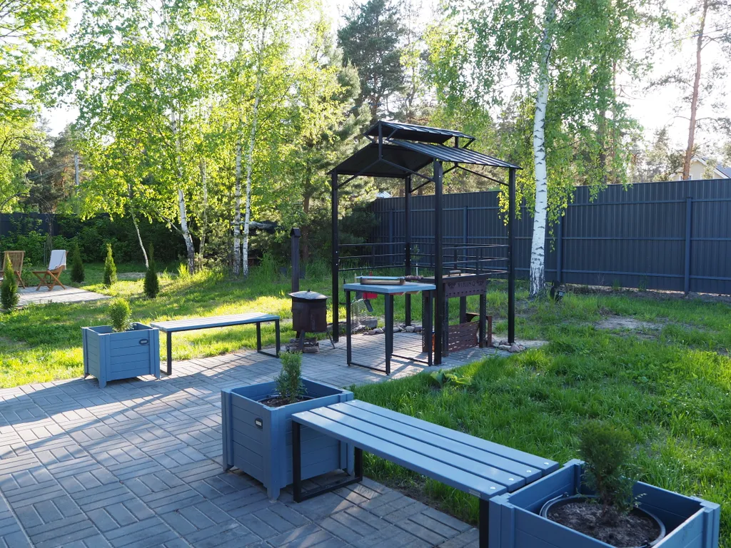 Уютный дом с панорамными окнами и бассейном на участке 15 соток