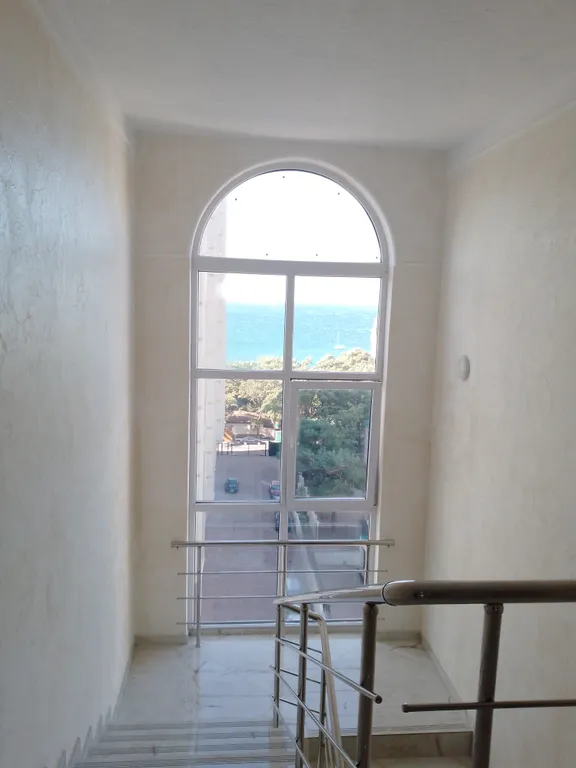 Студия с видом на море