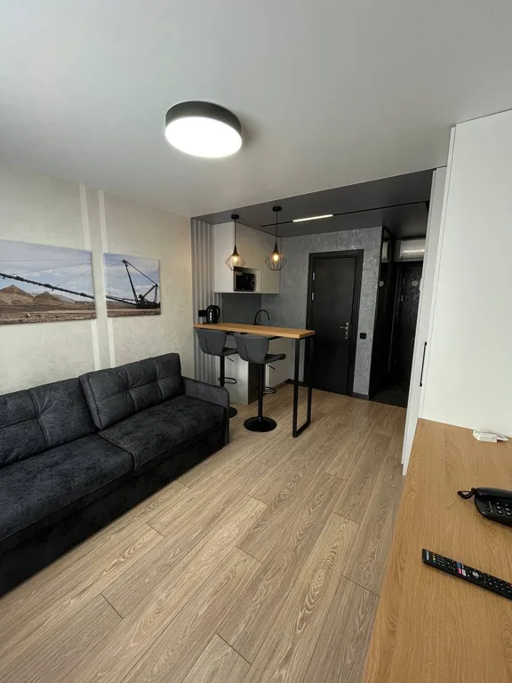 Четырёхместный номер с раздельными кроватями и диваном