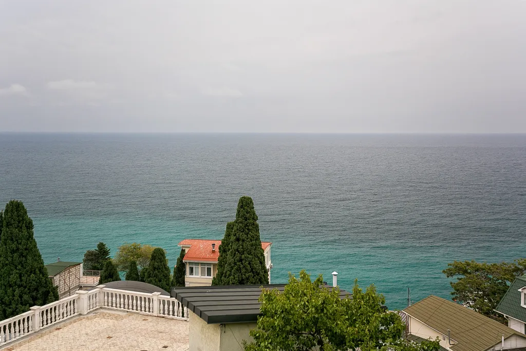 Апартаменты с видом на море и Храм