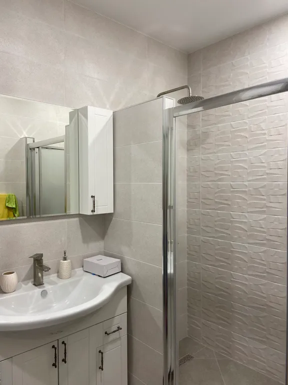 Современная квартира в центре с видами на горы