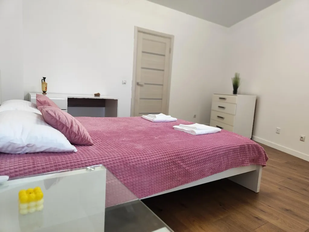 Уютная квартира рядом с метро, 3 отдельные спальни