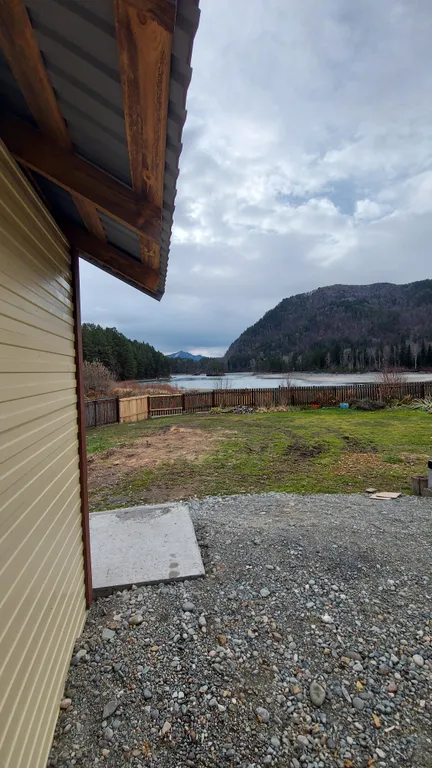 Дом с видом на реку Катунь и горы