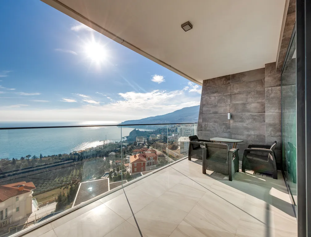 Квартира Шикарная студия Люкс с видом на море — аренда посуточно в Гурзуф