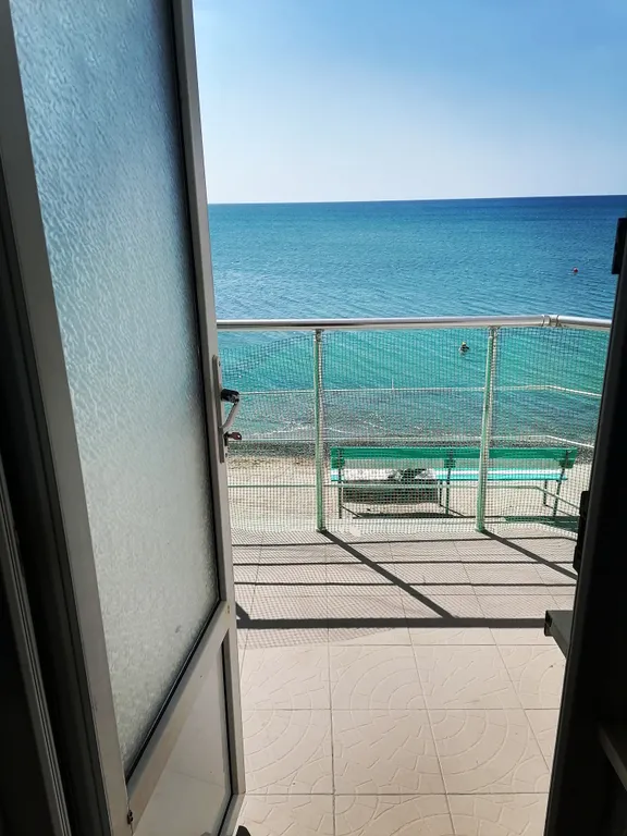 Квартира эллинг на берегу моря — аренда посуточно в Николаевка