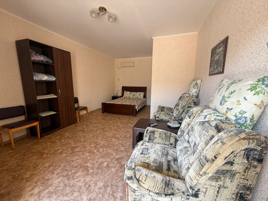 Квартира Четырех местный стандарт — аренда посуточно в Штормовое