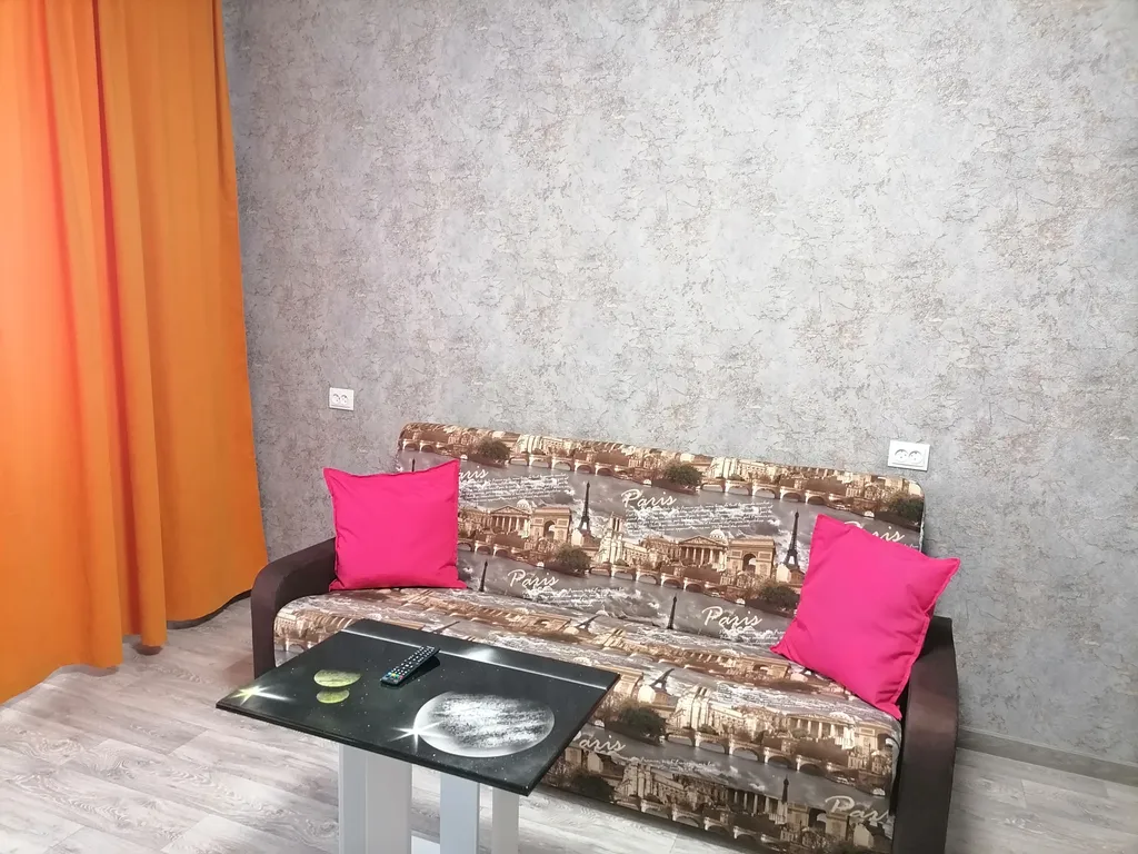 Чистая двухкомнатная квартира на Каштаке