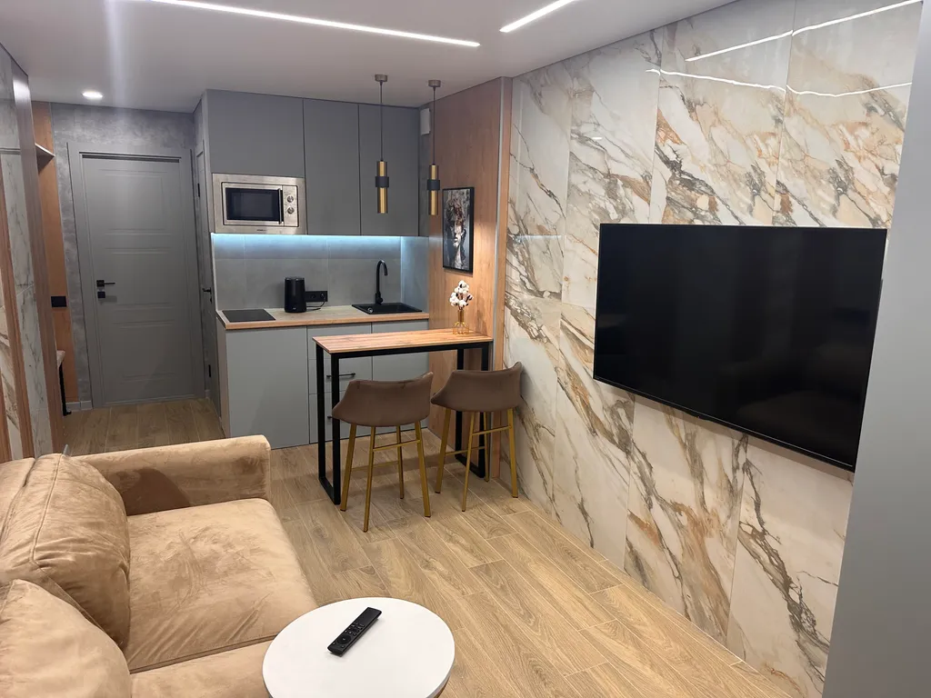 Уютная студия с дизайнерским ремонтом